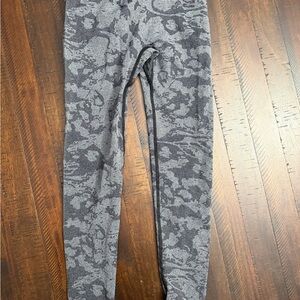 Women’s Gray Patterned Leggings